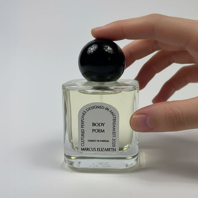 Difference Between Perfume Extract and Eau de Parfum - MARCUS ELIZABETH